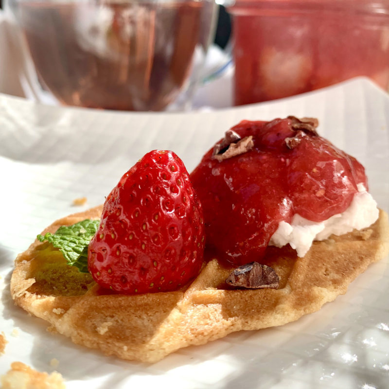 Raw strawberry jam dessert idea