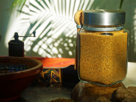 Positive pranic food seasoning - homemade sattvic curry spice mix
